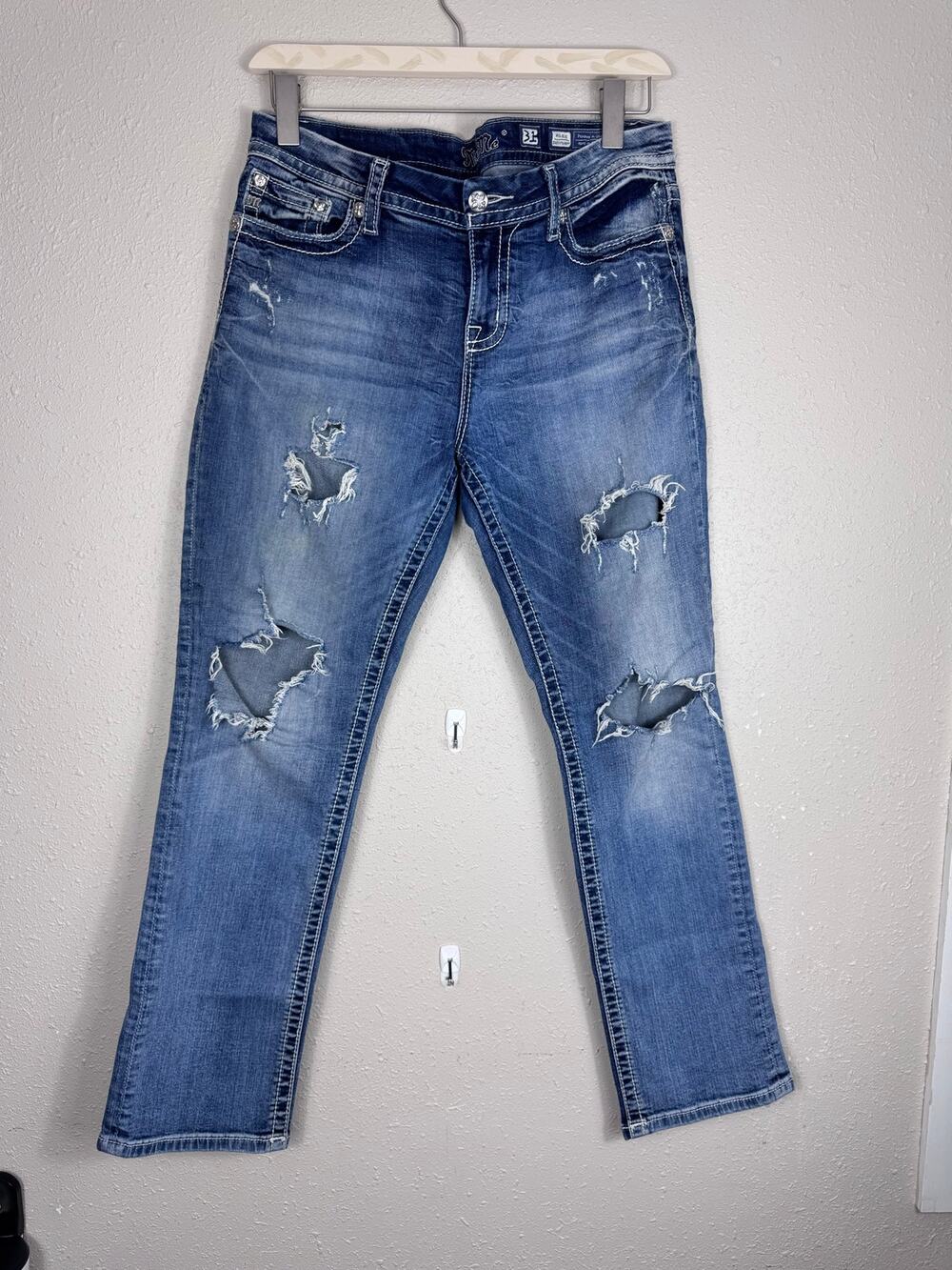 Miss Me Distresses Mid Rise Easy Straight Womens Size 31